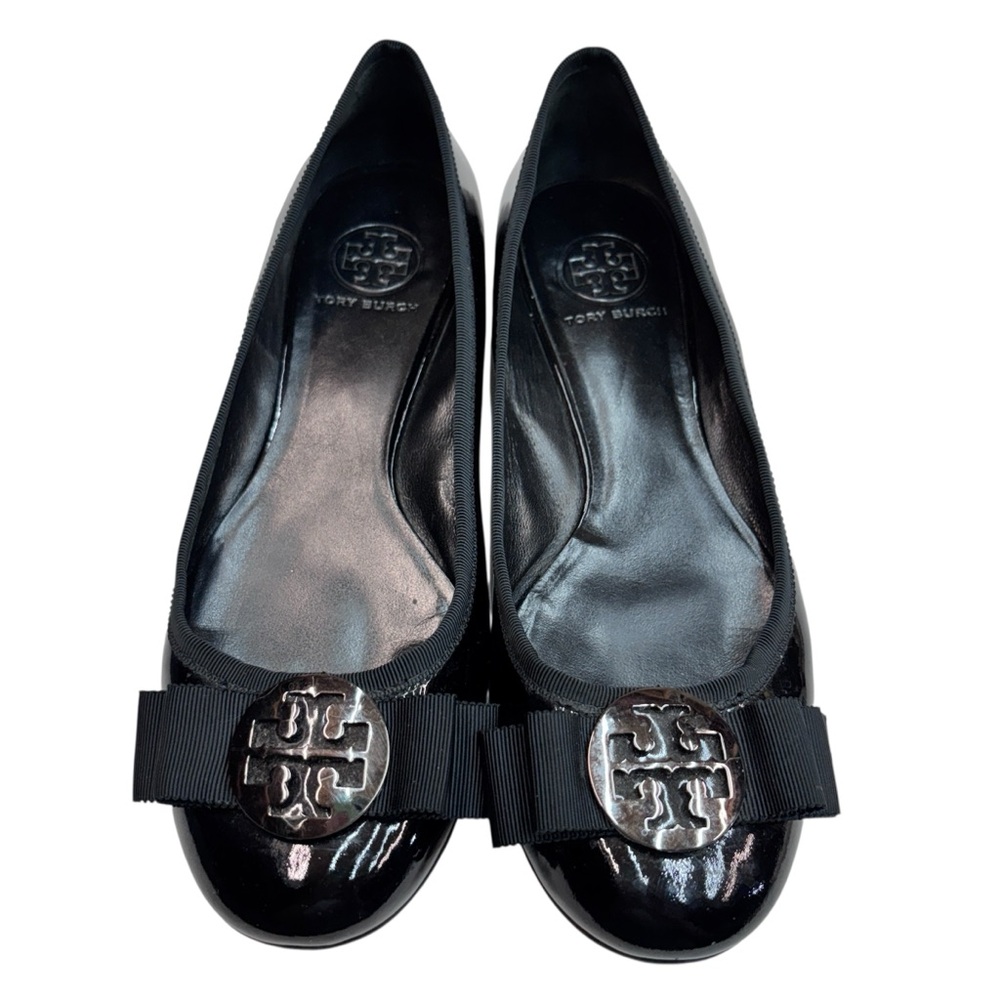 Tory Burch Black Patent Leather Bow Toe Silver Medallion Ballet Flats Size 8.5